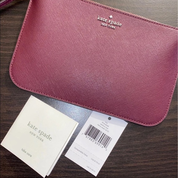 [🚫SOLD🚫] Kate Spade Wristlet - Picture 2 of 7